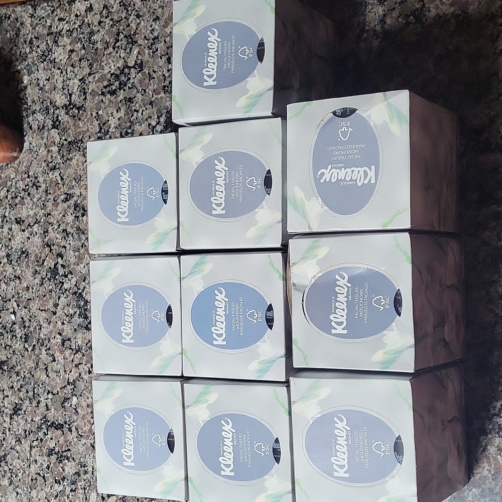 Lot of 10 new sealed kleenex 2 ply facial tissues standing box 95 tissues
